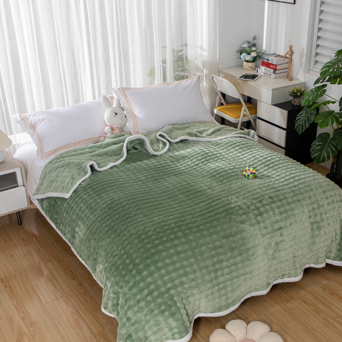 91家纺网 家纺一手货源 找家纺 2025新款魔法大泡泡绒法兰绒毛毯多功能盖毯 绿色
