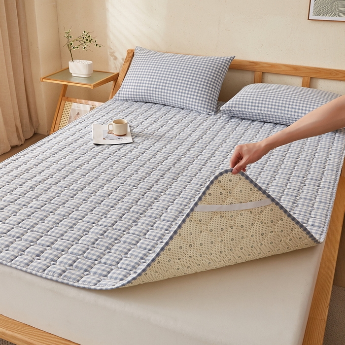 91家纺网 家纺一手货源 找家纺 卡派 2024新款色织全棉夹棉床褥大床 蓝小格