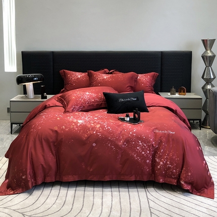 91家纺网 家纺一手货源 找家纺 （总）黑白森林 2024新款高支天丝棉大红数码印花四件套