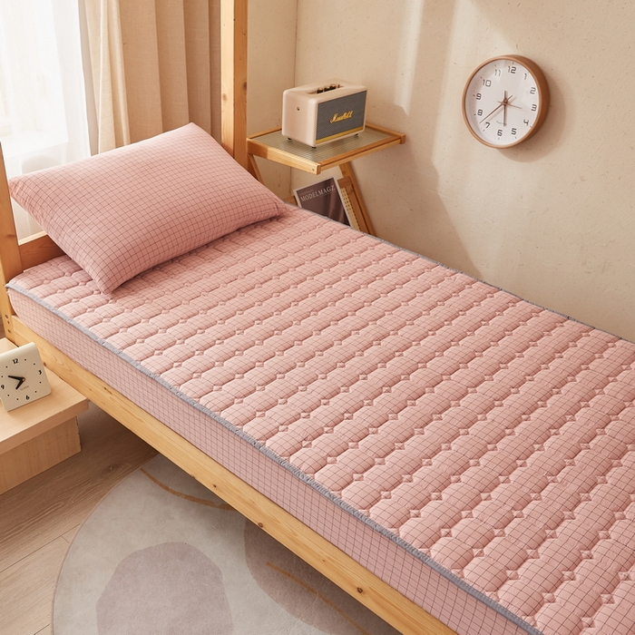 91家纺网 家纺一手货源 找家纺 卡派 2024新款色织全棉夹棉床笠(无印家居风） 粉小格