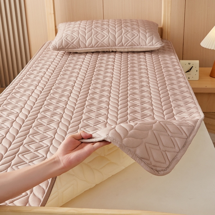 91家纺网 家纺一手货源 找家纺 卡派 2024新款水洗棉羊毛床褥（富贵竹）单人床 富贵竹-卡其