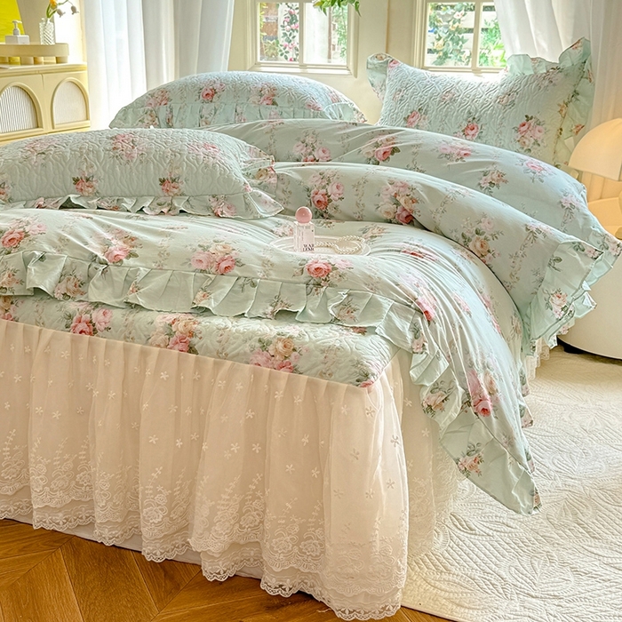 91家纺网 家纺一手货源 找家纺 花香四季家纺 2024新款全棉夹棉绗缝床裙款四件套纯棉印花法式套件蕾丝公主风 绿野仙踪