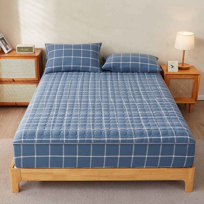 91家纺网 家纺一手货源 找家纺 卡派 2024新款色织全棉夹棉床笠 海蓝格