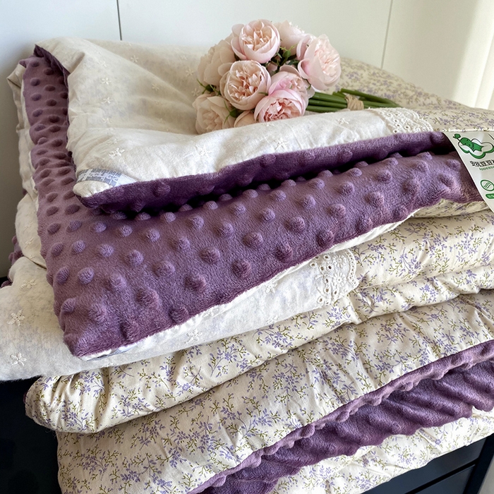 91家纺网 家纺一手货源 找家纺 2025新款秋冬季棉加豆豆绒法式花边款豆豆被被芯 薰衣草紫