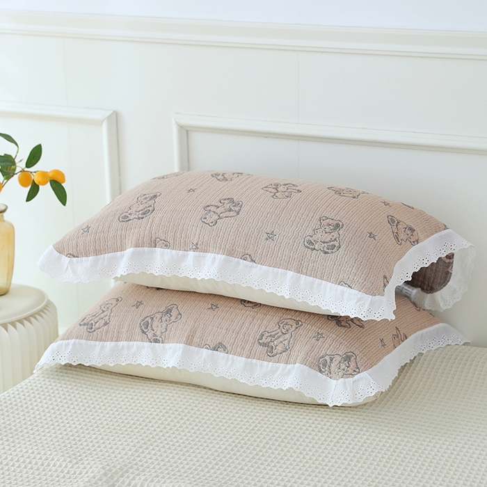 91家纺网 家纺一手货源 找家纺 韩式花边四层纱枕巾纯棉竹纤维加大成人纱布枕头巾52*78cm一对 玩具熊-咖