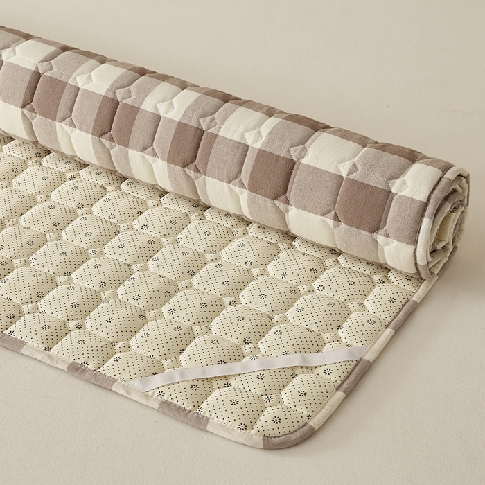 91家纺网 家纺一手货源 找家纺 卡派 2024新款色织全棉夹棉床褥大床 大灰格