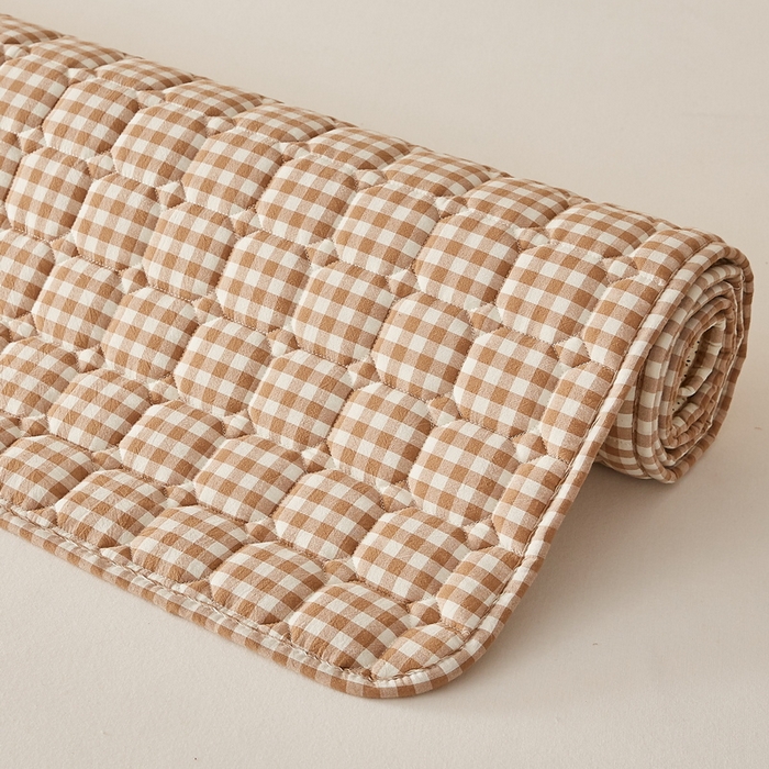 91家纺网 家纺一手货源 找家纺 卡派 2024新款色织全棉夹棉床褥大床 米小格