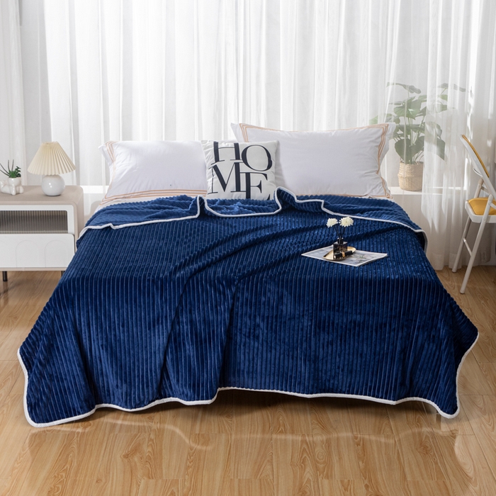 91家纺网 家纺一手货源 找家纺 2025新款240克轻盈保暖秋冬居家办公柔软亲肤午休小毯子便携车载毯 深蓝