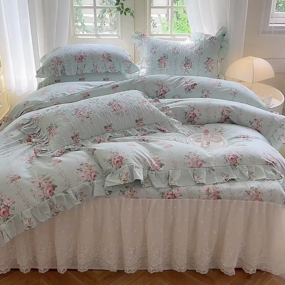91家纺网 家纺一手货源 找家纺 花香四季家纺 2024新款全棉夹棉绗缝床裙款四件套纯棉印花法式套件蕾丝公主风 绿野仙踪
