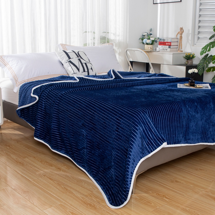 91家纺网 家纺一手货源 找家纺 2025新款240克轻盈保暖秋冬居家办公柔软亲肤午休小毯子便携车载毯 深蓝