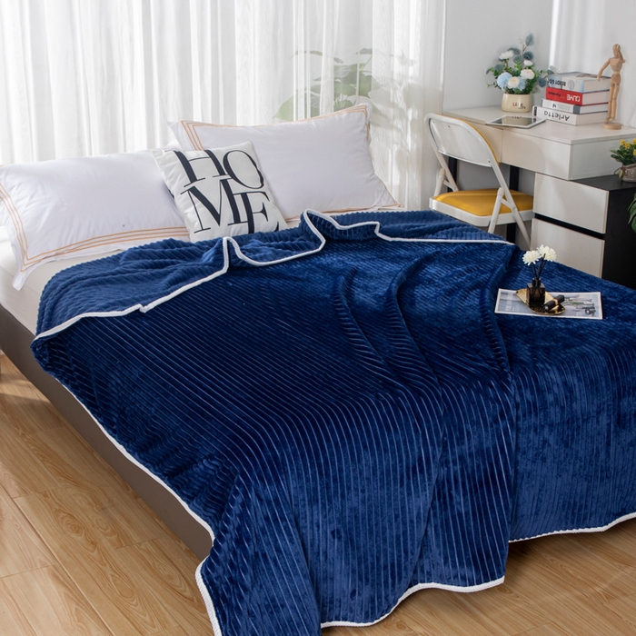 91家纺网 家纺一手货源 找家纺 2025新款240克轻盈保暖秋冬居家办公柔软亲肤午休小毯子便携车载毯 深蓝