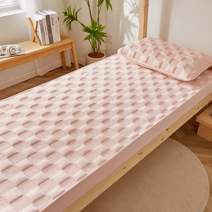 91家纺网 家纺一手货源 找家纺 卡派 2024新款布拉格夹棉加厚床笠单人床 布拉格-玉