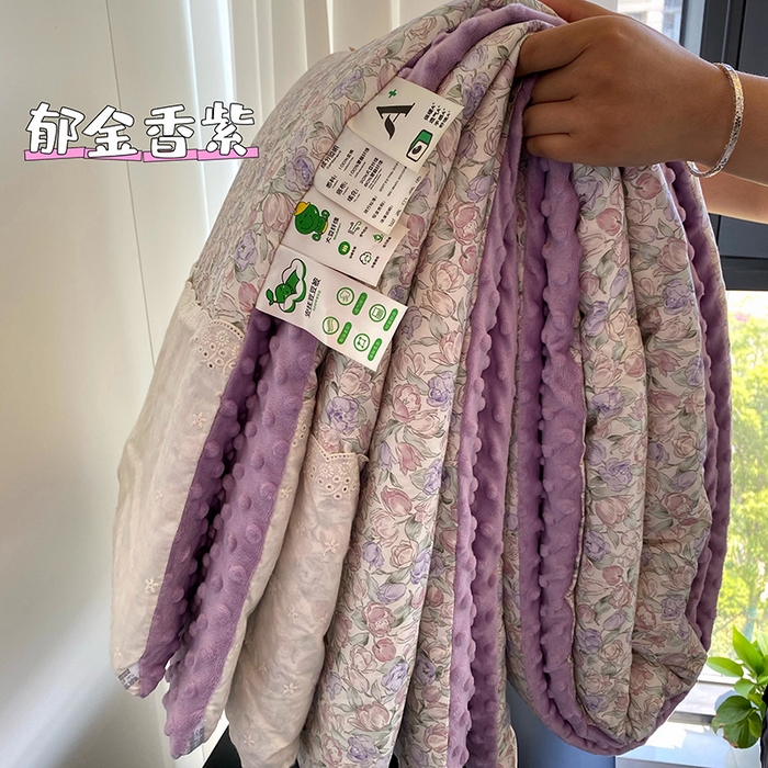 91家纺网 家纺一手货源 找家纺 2025新款秋冬季棉加豆豆绒法式花边款豆豆被被芯 郁金香紫