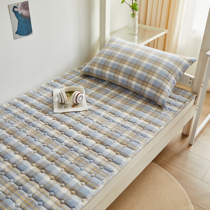 91家纺网 家纺一手货源 找家纺 卡派 2024新款全棉夹棉床褥 莫妮蓝