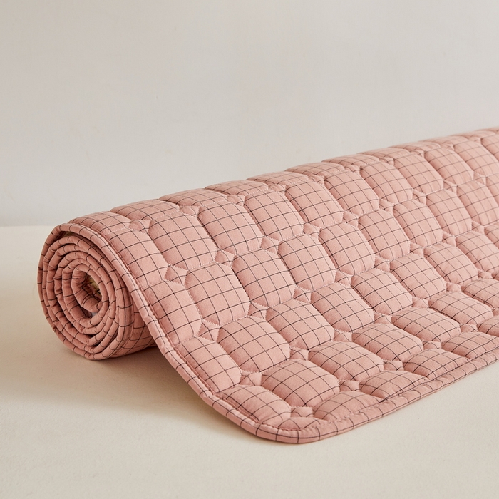 91家纺网 家纺一手货源 找家纺 卡派 2024新款全棉夹棉床褥 粉小格