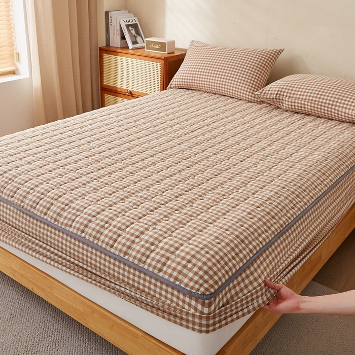 91家纺网 家纺一手货源 找家纺 卡派 2024新款色织全棉夹棉床笠 米小格