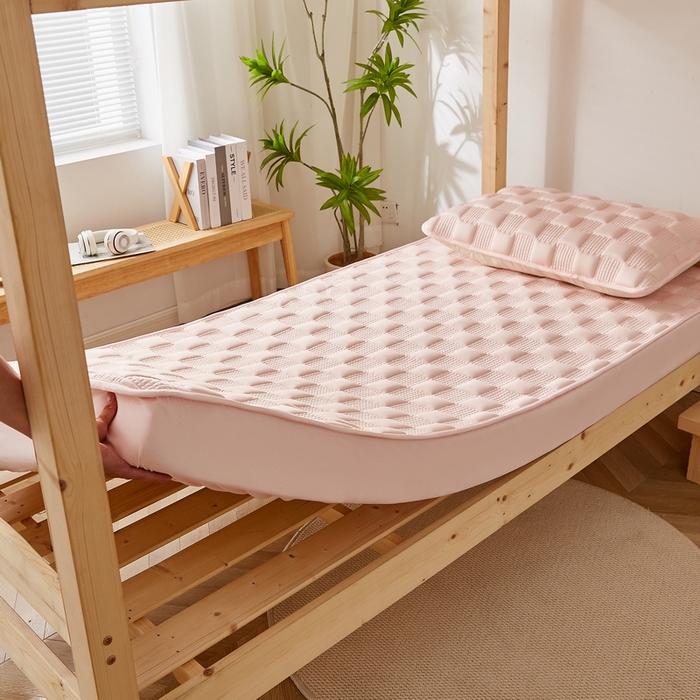 91家纺网 家纺一手货源 找家纺 卡派 2024新款布拉格夹棉加厚床笠单人床 布拉格-玉