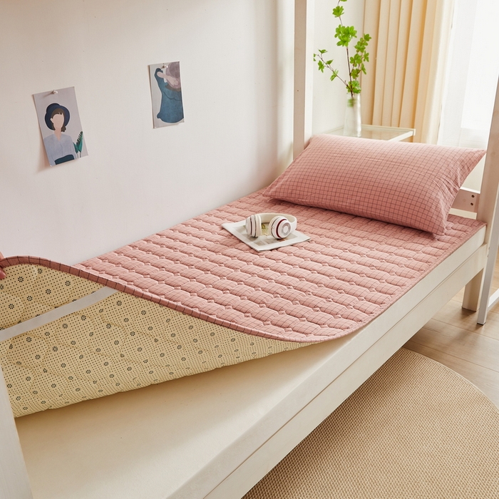 91家纺网 家纺一手货源 找家纺 卡派 2024新款全棉夹棉床褥 粉小格