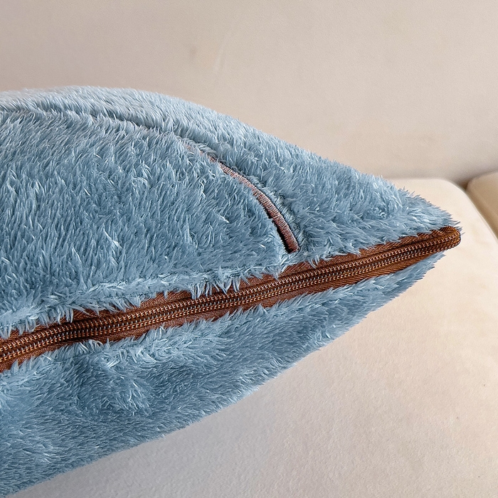 91家纺网 家纺一手货源 找家纺 阳光依佰抱枕被 2024秋冬新款北极绒乖乖熊多功能抱枕被 乖乖熊-雾霾蓝