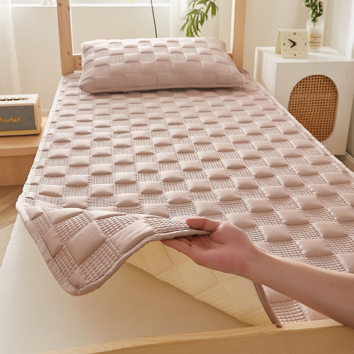 91家纺网 家纺一手货源 找家纺 卡派 2024新款布拉格夹棉加厚床褥单人床 布拉格-卡其