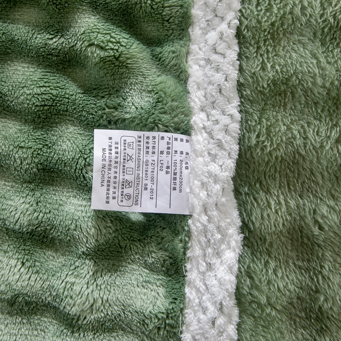 91家纺网 家纺一手货源 找家纺 2025新款魔法大泡泡绒法兰绒毛毯多功能盖毯 绿色