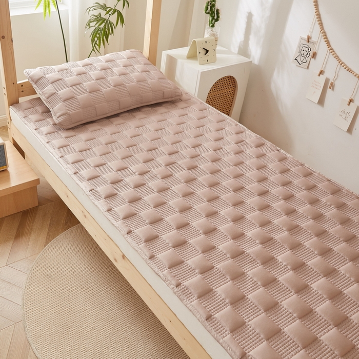 91家纺网 家纺一手货源 找家纺 卡派 2024新款布拉格夹棉加厚床褥单人床 布拉格-卡其