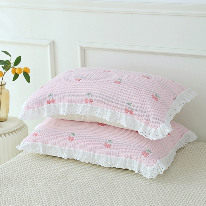 91家纺网 家纺一手货源 找家纺 韩式花边四层纱枕巾纯棉竹纤维加大成人纱布枕头巾52*78cm一对 樱桃日记-粉