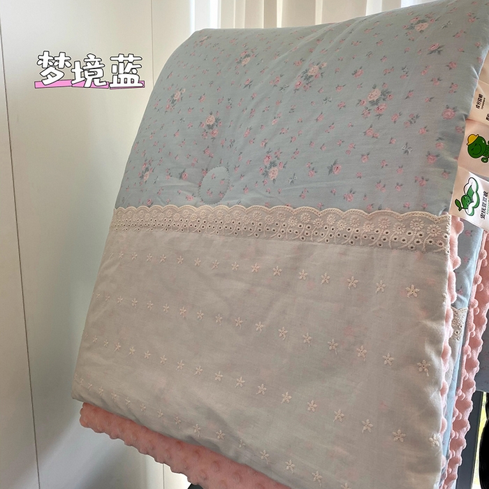 91家纺网 家纺一手货源 找家纺 2025新款秋冬季棉加豆豆绒法式花边款豆豆被被芯 梦境蓝