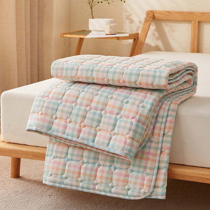 91家纺网 家纺一手货源 找家纺 卡派 2024新款色织全棉夹棉床褥大床 冰淇淋格