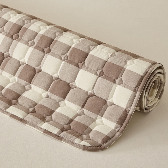 91家纺网 家纺一手货源 找家纺 卡派 2024新款色织全棉夹棉床褥大床 大灰格