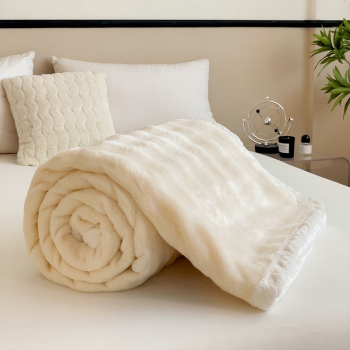 91家纺网 家纺一手货源 找家纺 佳居缘 2024新款亲肤舒适纯色兔毛绒毯毛毯毯子 米白色