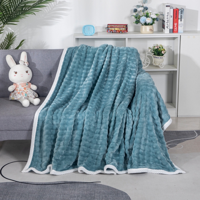 91家纺网 家纺一手货源 找家纺 2025新款魔法大泡泡绒法兰绒毛毯多功能盖毯 蓝色