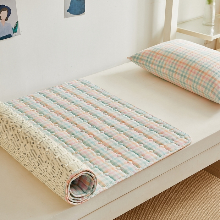 91家纺网 家纺一手货源 找家纺 卡派 2024新款全棉夹棉床褥 冰淇淋格