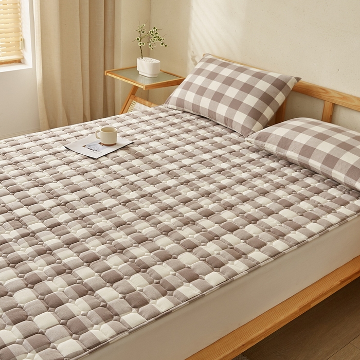 91家纺网 家纺一手货源 找家纺 卡派 2024新款色织全棉夹棉床褥大床 大灰格