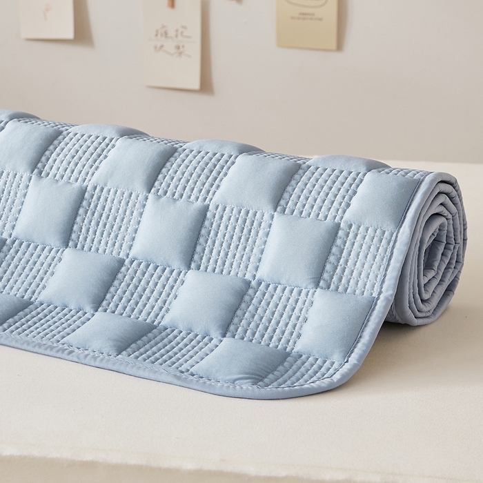 91家纺网 家纺一手货源 找家纺 卡派 2024新款布拉格夹棉加厚床褥单人床 布拉格-蓝灰