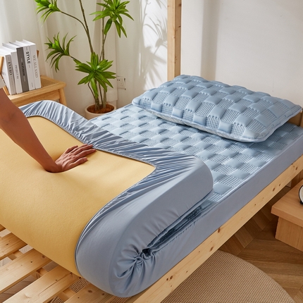 91家纺网 家纺一手货源 找家纺 卡派 2024新款布拉格夹棉加厚床笠单人床 布拉格-蓝灰