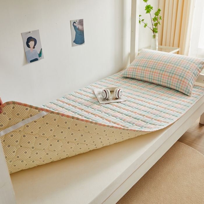 91家纺网 家纺一手货源 找家纺 卡派 2024新款全棉夹棉床褥 冰淇淋格