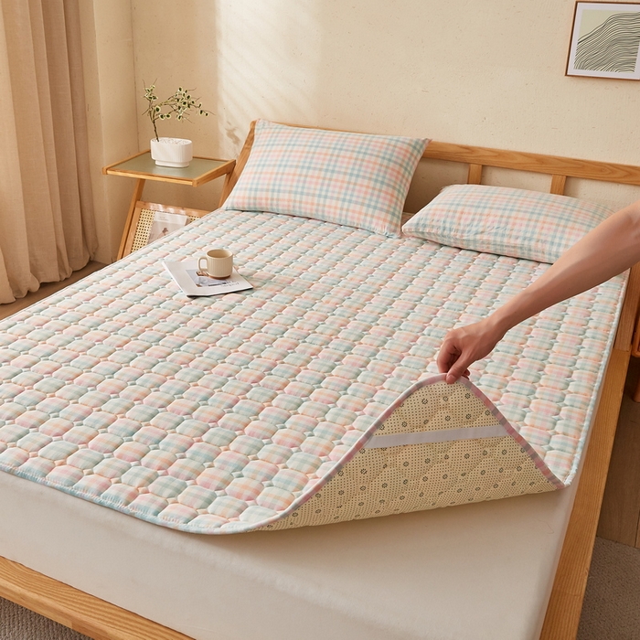 91家纺网 家纺一手货源 找家纺 卡派 2024新款色织全棉夹棉床褥大床 冰淇淋格