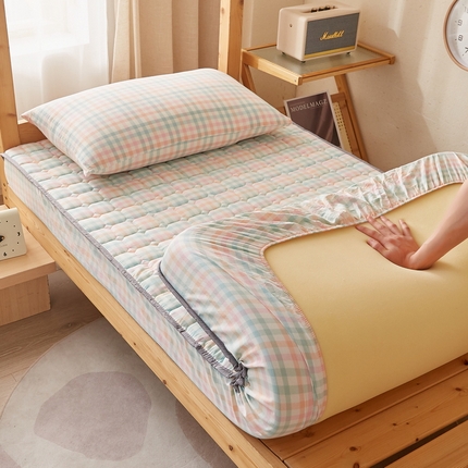 91家纺网 家纺一手货源 找家纺 卡派 2024新款色织全棉夹棉床笠(无印家居风） 冰淇淋格