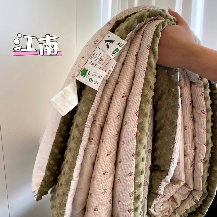 91家纺网 家纺一手货源 找家纺 2025新款秋冬季棉加豆豆绒法式花边款豆豆被被芯 江南