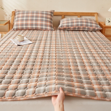 91家纺网 家纺一手货源 找家纺 （总）卡派 2024新款色织全棉夹棉床褥大床