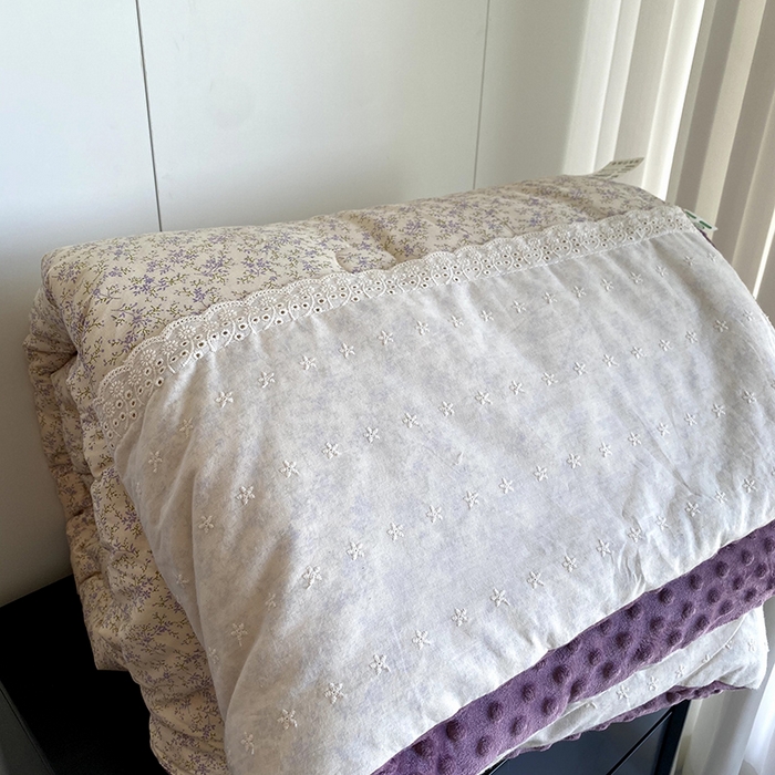 91家纺网 家纺一手货源 找家纺 2025新款秋冬季棉加豆豆绒法式花边款豆豆被被芯 薰衣草紫