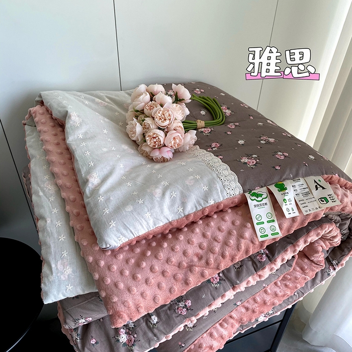 91家纺网 家纺一手货源 找家纺 2025新款秋冬季棉加豆豆绒法式花边款豆豆被被芯 雅思
