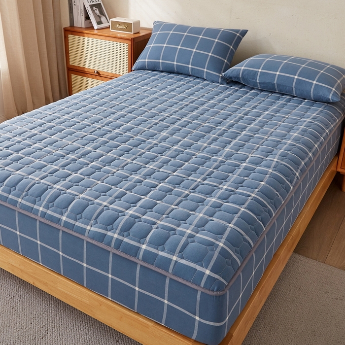 91家纺网 家纺一手货源 找家纺 卡派 2024新款色织全棉夹棉床笠 海蓝格