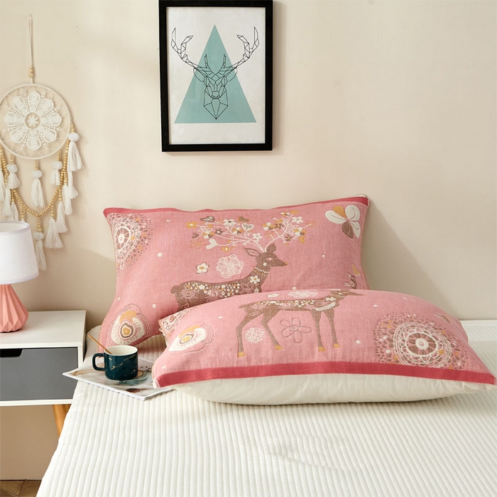 91家纺网 家纺一手货源 找家纺 2024新款素雅系列全棉系列四层纱布枕巾52*78cm一对 鹿鹿花开-红