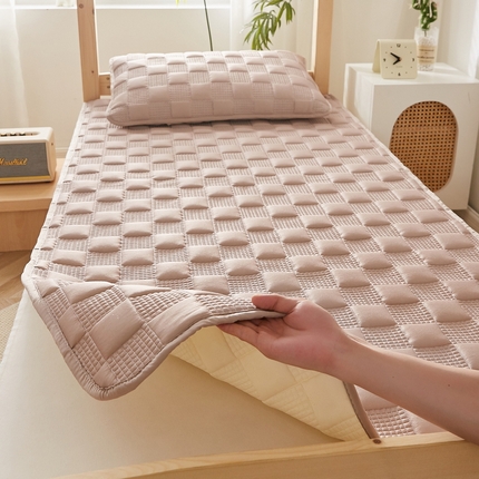 91家纺网 家纺一手货源 找家纺 （总）卡派 2024新款布拉格夹棉加厚床褥单人床