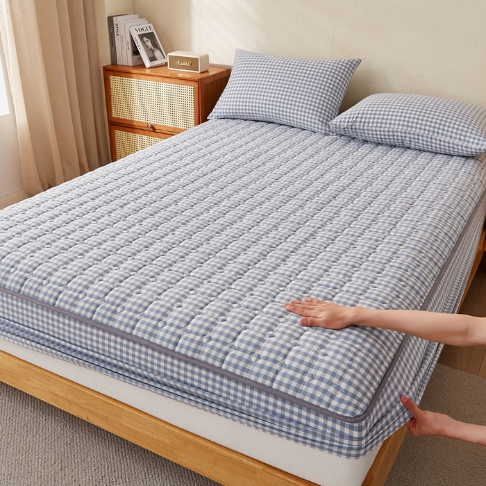 91家纺网 家纺一手货源 找家纺 卡派 2024新款色织全棉夹棉床笠 蓝小格