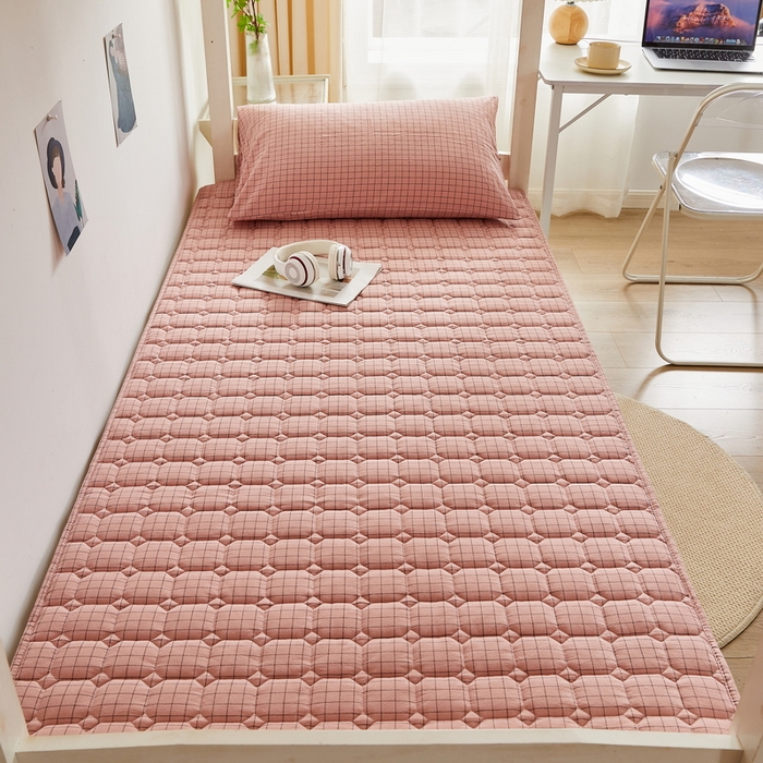 91家纺网 家纺一手货源 找家纺 卡派 2024新款全棉夹棉床褥 粉小格