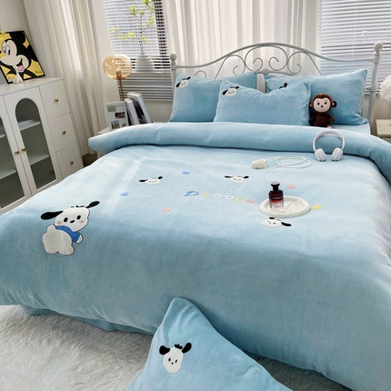 91家纺网 家纺一手货源 找家纺 （总）鑫利来家纺 2025新款牛奶绒毛巾绣四件套加厚立体卡通牛奶绒四件套