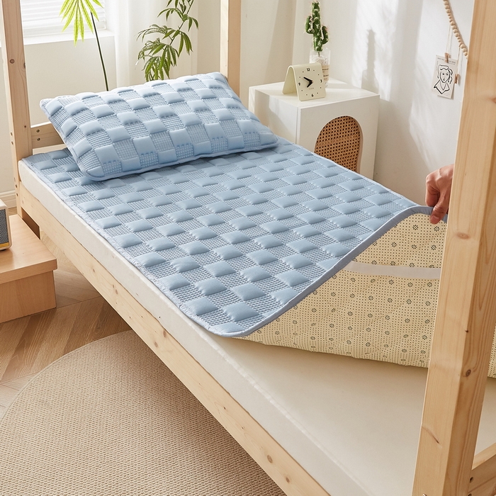 91家纺网 家纺一手货源 找家纺 卡派 2024新款布拉格夹棉加厚床褥单人床 布拉格-蓝灰